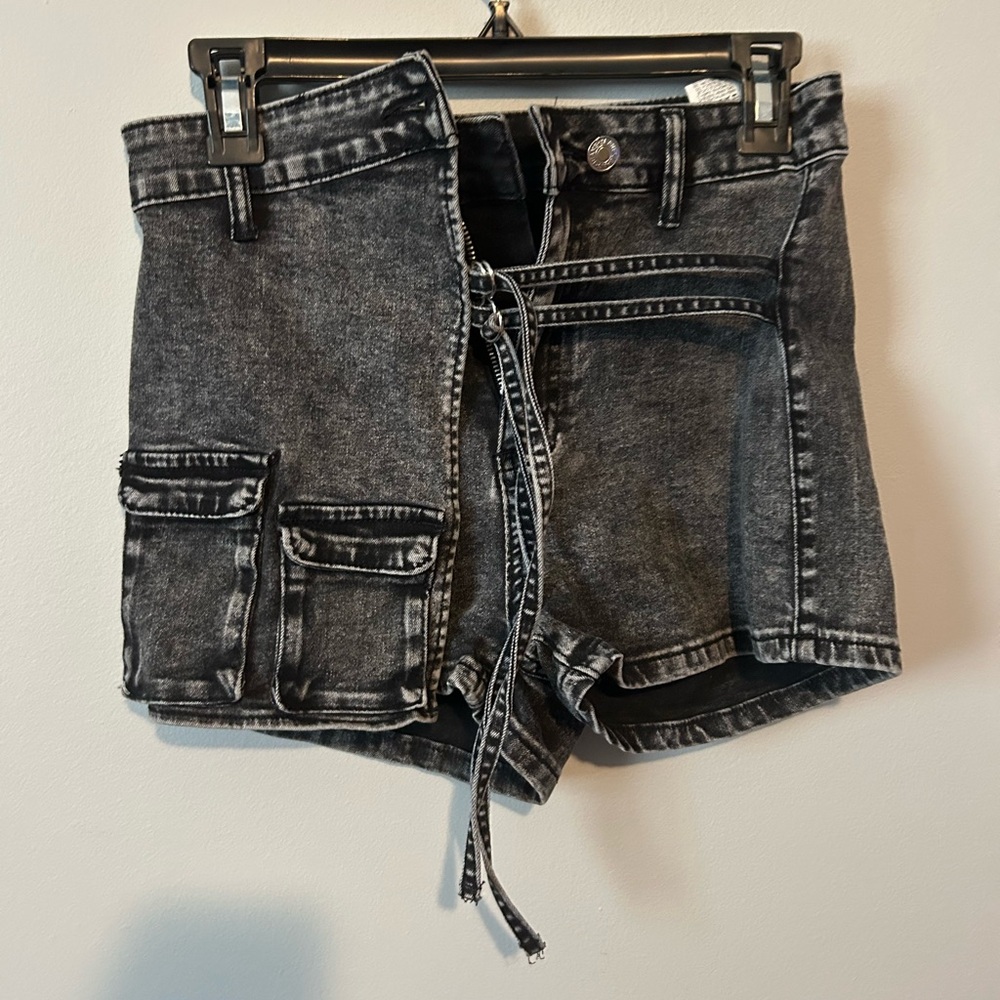 SHEIN Icon Black Flap Pocket Buckle Detail Denim Women’s S Shorts Y2K trendy